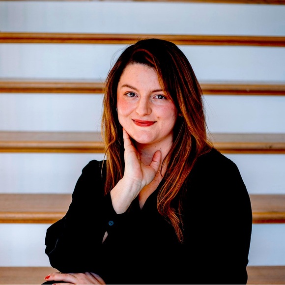 Meet your Posher, Sarah - Picture 2 of 5